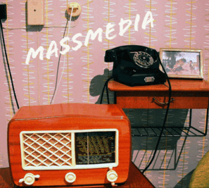 Inlägg om gammelmedia - på bilden gammal radio och telefon